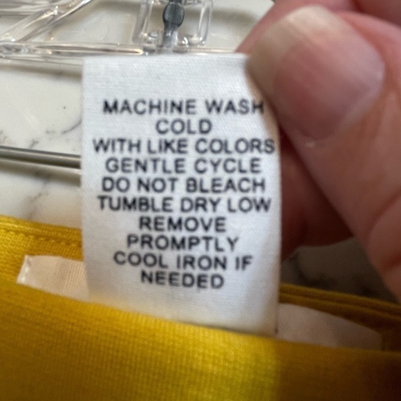 89th+Madison NWT Yellow Pencil Skirt with button detail. Size Womenls Medium - Picture 5 of 8